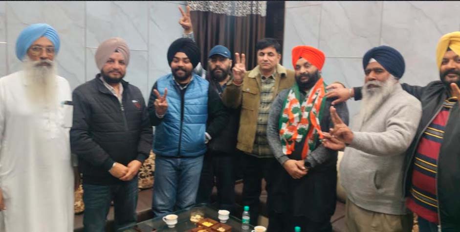 ਦੁਪਹਿਰ ਭਾਜਪਾ ਤੇ ਸ਼ਾਮ ਨੂੰ ਮੁੜ ਕਾਂਗਰਸ ''ਚ ਸ਼ਾਮਲ ਹੋਇਆ ਆਗੂ